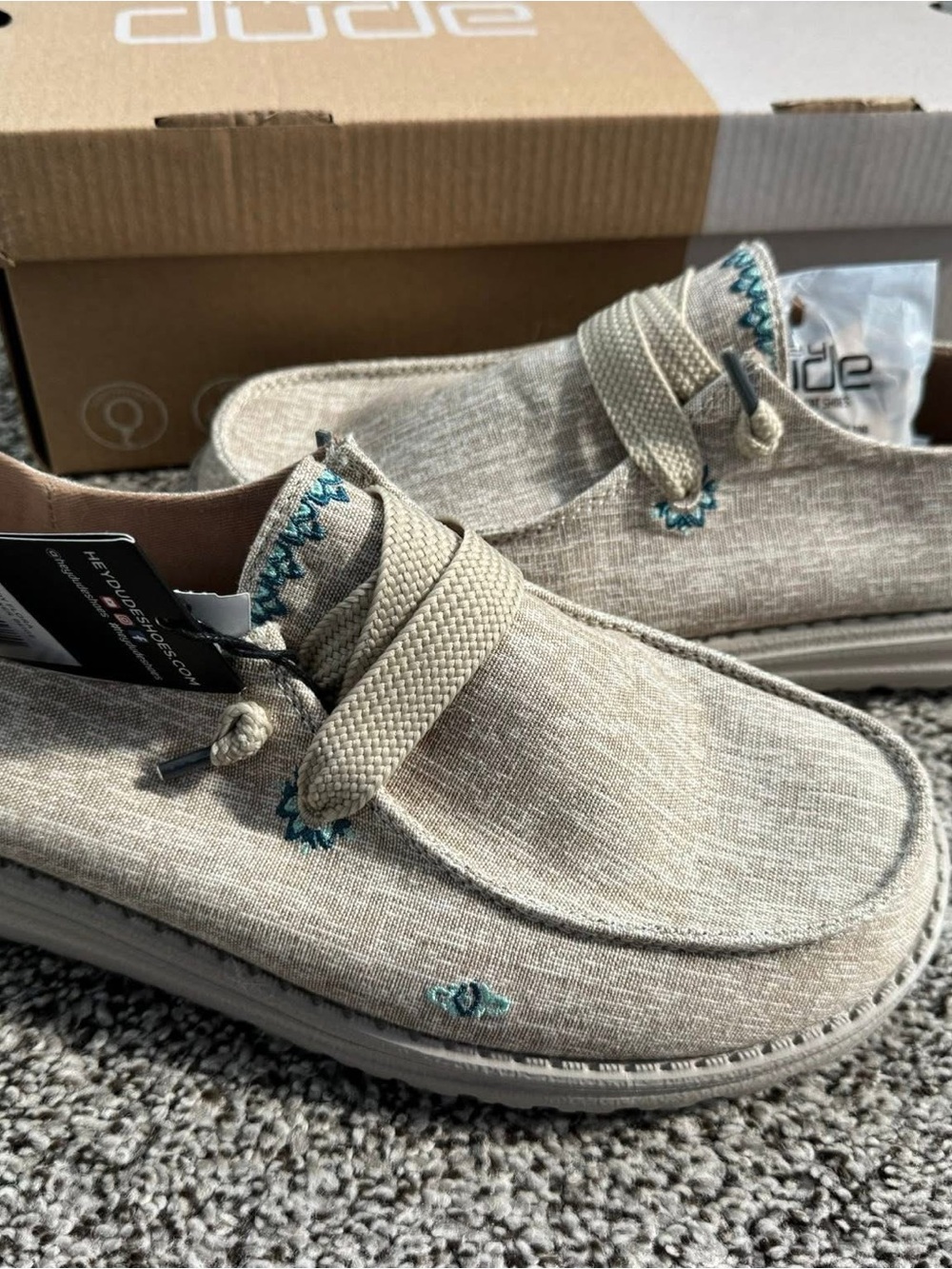 Hey Dude Wendy flora size 10 women’s